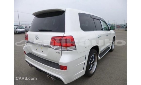 Buy Import Toyota Land Cruiser White Car in Import - Dubai in Dushanbe Buy Import Toyota Land Cruiser White Car in Import - Dubai in Dushanbe