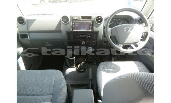 Buy Import Toyota Land Cruiser White Car in Import - Dubai in Dushanbe Buy Import Toyota Land Cruiser White Car in Import - Dubai in Dushanbe