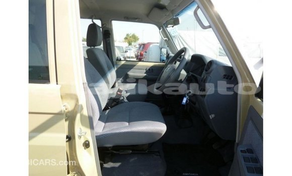 Buy Import Toyota Land Cruiser Beige Car in Import - Dubai in Dushanbe Buy Import Toyota Land Cruiser Beige Car in Import - Dubai in Dushanbe