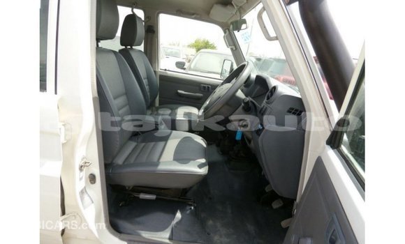 Buy Import Toyota Land Cruiser White Car in Import - Dubai in Dushanbe Buy Import Toyota Land Cruiser White Car in Import - Dubai in Dushanbe