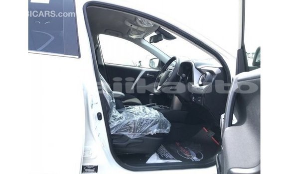 Buy Import Toyota 4Runner White Car in Import - Dubai in Dushanbe Buy Import Toyota 4Runner White Car in Import - Dubai in Dushanbe