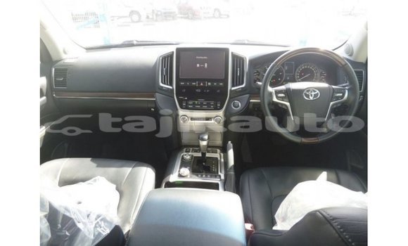 Buy Import Toyota Land Cruiser White Car in Import - Dubai in Dushanbe Buy Import Toyota Land Cruiser White Car in Import - Dubai in Dushanbe