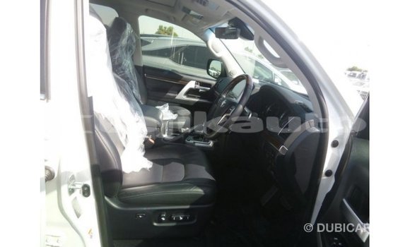 Buy Import Toyota Land Cruiser White Car in Import - Dubai in Dushanbe Buy Import Toyota Land Cruiser White Car in Import - Dubai in Dushanbe