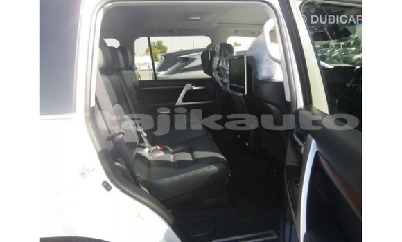 Buy Import Toyota Land Cruiser White Car in Import - Dubai in Dushanbe Buy Import Toyota Land Cruiser White Car in Import - Dubai in Dushanbe