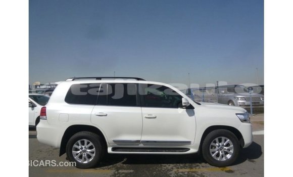Buy Import Toyota Land Cruiser White Car in Import - Dubai in Dushanbe Buy Import Toyota Land Cruiser White Car in Import - Dubai in Dushanbe
