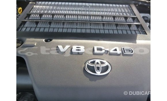 Buy Import Toyota Land Cruiser White Car in Import - Dubai in Dushanbe Buy Import Toyota Land Cruiser White Car in Import - Dubai in Dushanbe