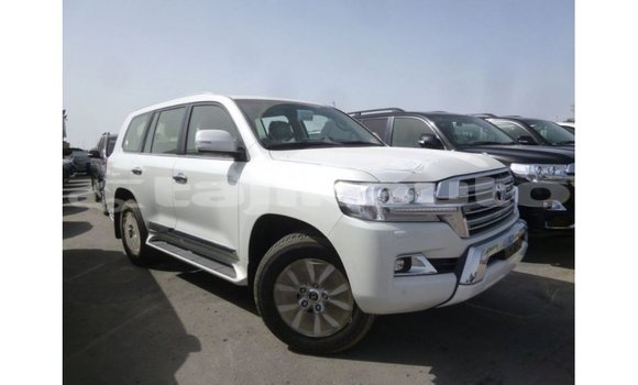 Buy Import Toyota Land Cruiser White Car in Import - Dubai in Dushanbe Buy Import Toyota Land Cruiser White Car in Import - Dubai in Dushanbe