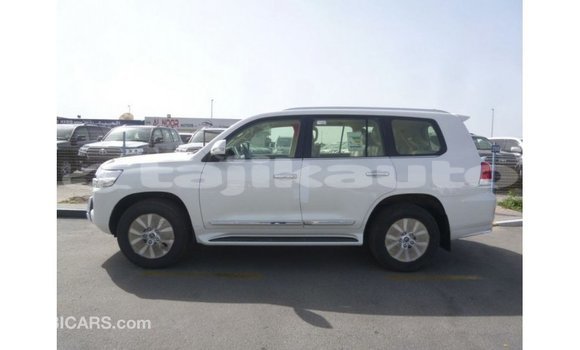 Buy Import Toyota Land Cruiser White Car in Import - Dubai in Dushanbe Buy Import Toyota Land Cruiser White Car in Import - Dubai in Dushanbe