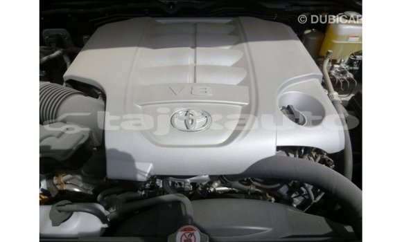Buy Import Toyota Land Cruiser White Car in Import - Dubai in Dushanbe Buy Import Toyota Land Cruiser White Car in Import - Dubai in Dushanbe