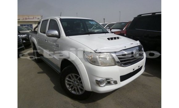 Buy Import Toyota Hilux White Car in Import - Dubai in Dushanbe Buy Import Toyota Hilux White Car in Import - Dubai in Dushanbe