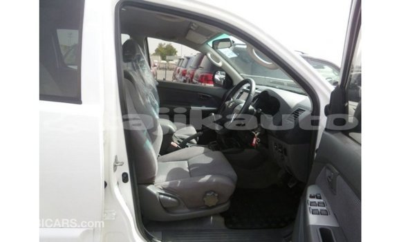 Buy Import Toyota Hilux White Car in Import - Dubai in Dushanbe Buy Import Toyota Hilux White Car in Import - Dubai in Dushanbe
