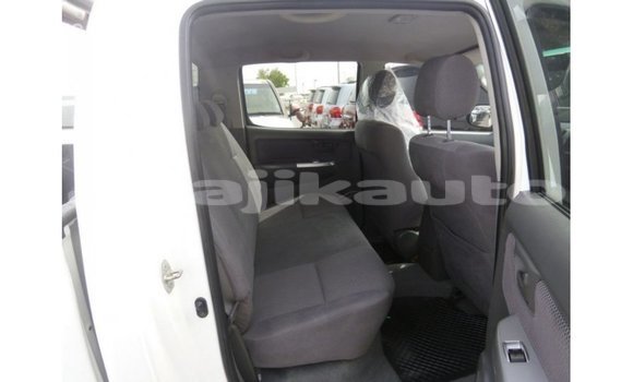 Buy Import Toyota Hilux White Car in Import - Dubai in Dushanbe Buy Import Toyota Hilux White Car in Import - Dubai in Dushanbe