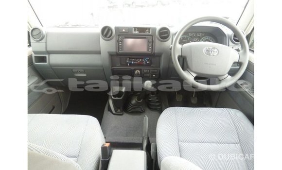 Buy Import Toyota Land Cruiser White Car in Import - Dubai in Dushanbe Buy Import Toyota Land Cruiser White Car in Import - Dubai in Dushanbe
