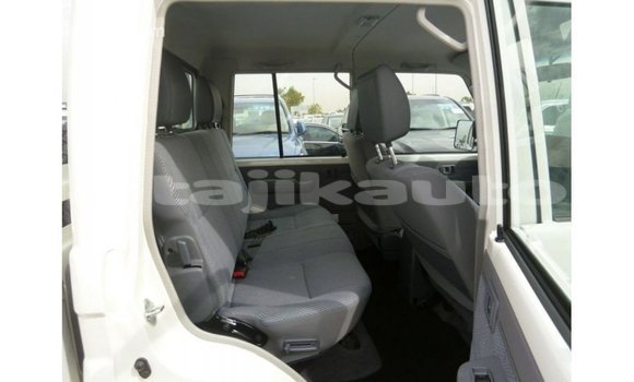 Buy Import Toyota Land Cruiser White Car in Import - Dubai in Dushanbe Buy Import Toyota Land Cruiser White Car in Import - Dubai in Dushanbe