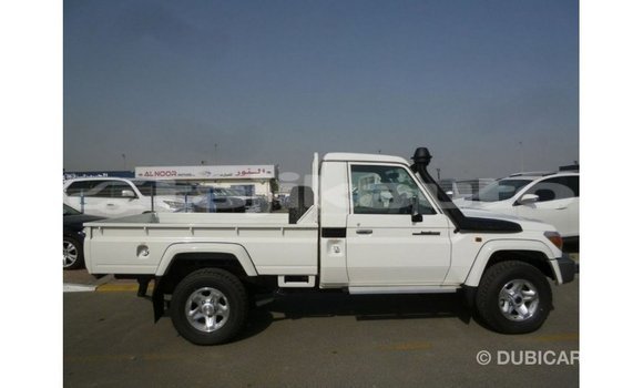 Buy Import Toyota Land Cruiser White Car in Import - Dubai in Dushanbe Buy Import Toyota Land Cruiser White Car in Import - Dubai in Dushanbe