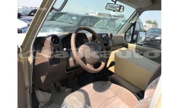 Buy Import Toyota Land Cruiser Beige Car in Import - Dubai in Dushanbe Buy Import Toyota Land Cruiser Beige Car in Import - Dubai in Dushanbe