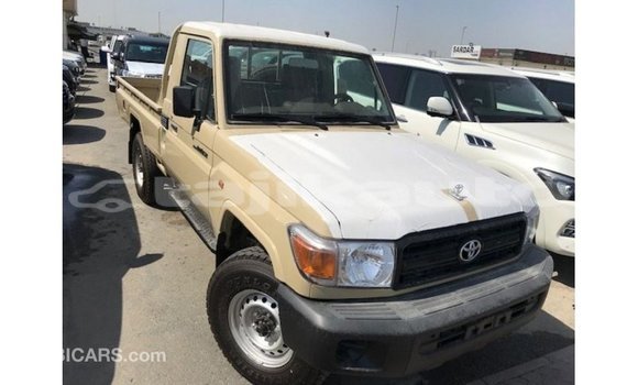 Buy Import Toyota Land Cruiser Beige Car in Import - Dubai in Dushanbe Buy Import Toyota Land Cruiser Beige Car in Import - Dubai in Dushanbe