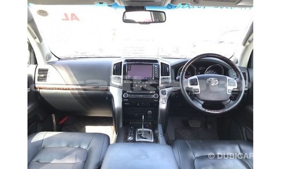 Buy Import Toyota Land Cruiser White Car in Import - Dubai in Dushanbe Buy Import Toyota Land Cruiser White Car in Import - Dubai in Dushanbe