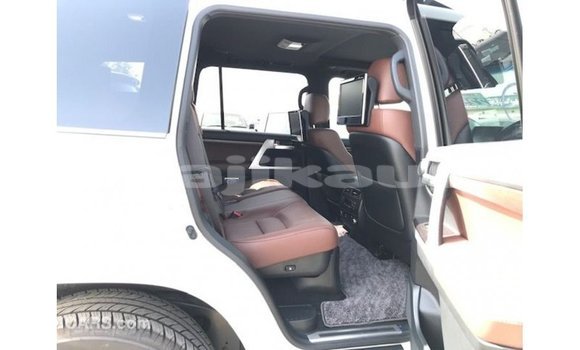 Buy Import Toyota Land Cruiser White Car in Import - Dubai in Dushanbe Buy Import Toyota Land Cruiser White Car in Import - Dubai in Dushanbe
