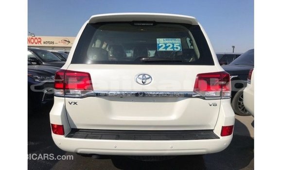 Buy Import Toyota Land Cruiser White Car in Import - Dubai in Dushanbe Buy Import Toyota Land Cruiser White Car in Import - Dubai in Dushanbe