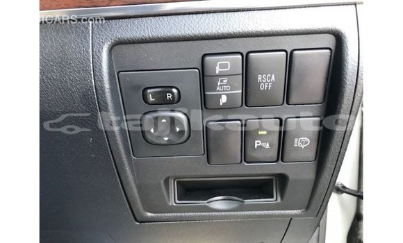 Buy Import Toyota Land Cruiser White Car in Import - Dubai in Dushanbe Buy Import Toyota Land Cruiser White Car in Import - Dubai in Dushanbe