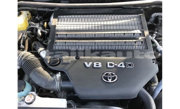 Buy Import Toyota Land Cruiser White Car in Import - Dubai in Dushanbe Buy Import Toyota Land Cruiser White Car in Import - Dubai in Dushanbe
