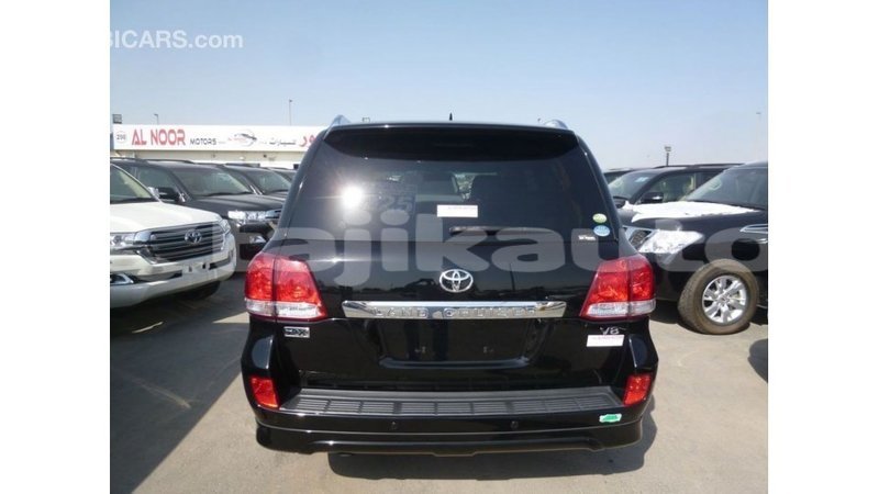 Big with watermark toyota land cruiser dushanbe import dubai 2429
