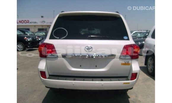 Buy Import Toyota Land Cruiser White Car in Import - Dubai in Dushanbe Buy Import Toyota Land Cruiser White Car in Import - Dubai in Dushanbe