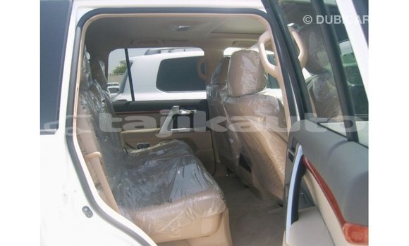 Buy Import Toyota Land Cruiser White Car in Import - Dubai in Dushanbe Buy Import Toyota Land Cruiser White Car in Import - Dubai in Dushanbe