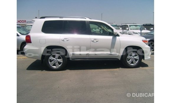 Buy Import Toyota Land Cruiser White Car in Import - Dubai in Dushanbe Buy Import Toyota Land Cruiser White Car in Import - Dubai in Dushanbe