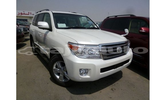 Buy Import Toyota Land Cruiser White Car in Import - Dubai in Dushanbe Buy Import Toyota Land Cruiser White Car in Import - Dubai in Dushanbe