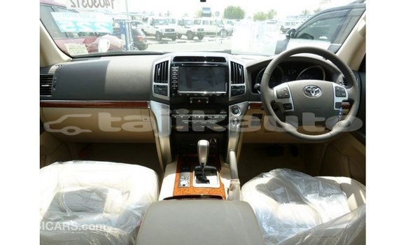 Buy Import Toyota Land Cruiser White Car in Import - Dubai in Dushanbe Buy Import Toyota Land Cruiser White Car in Import - Dubai in Dushanbe