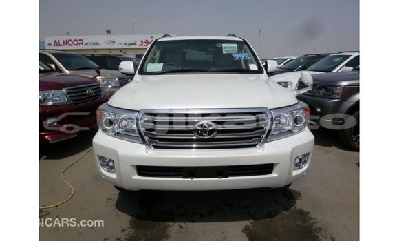 Buy Import Toyota Land Cruiser White Car in Import - Dubai in Dushanbe Buy Import Toyota Land Cruiser White Car in Import - Dubai in Dushanbe