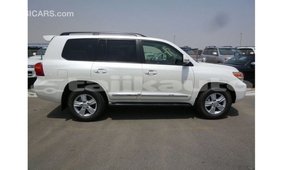 Buy Import Toyota Land Cruiser White Car in Import - Dubai in Dushanbe Buy Import Toyota Land Cruiser White Car in Import - Dubai in Dushanbe