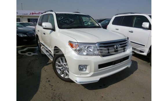 Buy Import Toyota Land Cruiser White Car in Import - Dubai in Dushanbe Buy Import Toyota Land Cruiser White Car in Import - Dubai in Dushanbe