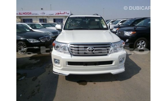 Buy Import Toyota Land Cruiser White Car in Import - Dubai in Dushanbe Buy Import Toyota Land Cruiser White Car in Import - Dubai in Dushanbe