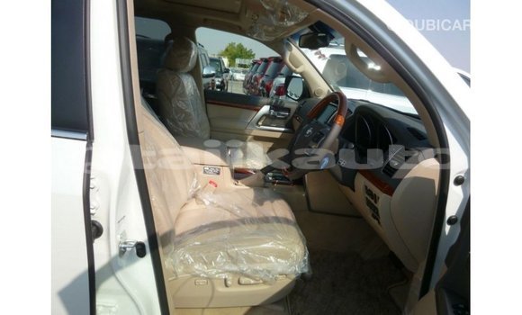 Buy Import Toyota Land Cruiser White Car in Import - Dubai in Dushanbe Buy Import Toyota Land Cruiser White Car in Import - Dubai in Dushanbe