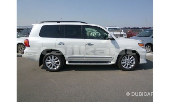 Buy Import Toyota Land Cruiser White Car in Import - Dubai in Dushanbe Buy Import Toyota Land Cruiser White Car in Import - Dubai in Dushanbe
