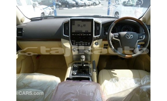 Buy Import Toyota Land Cruiser White Car in Import - Dubai in Dushanbe Buy Import Toyota Land Cruiser White Car in Import - Dubai in Dushanbe