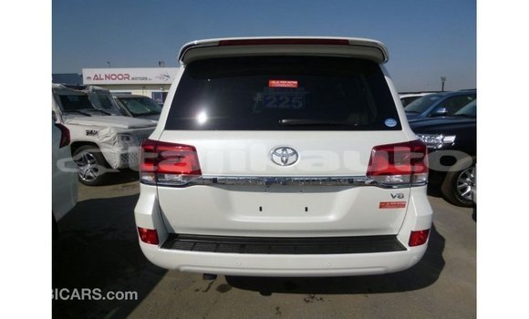 Buy Import Toyota Land Cruiser White Car in Import - Dubai in Dushanbe Buy Import Toyota Land Cruiser White Car in Import - Dubai in Dushanbe