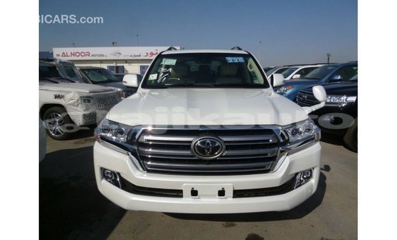 Buy Import Toyota Land Cruiser White Car in Import - Dubai in Dushanbe Buy Import Toyota Land Cruiser White Car in Import - Dubai in Dushanbe