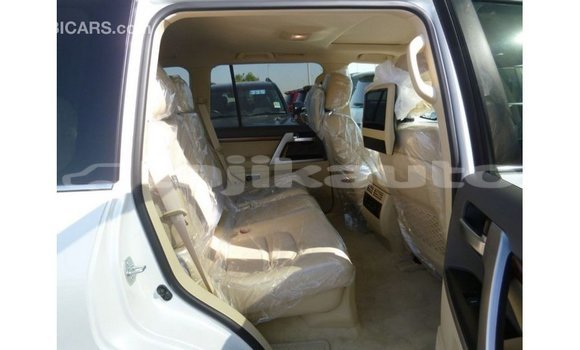 Buy Import Toyota Land Cruiser White Car in Import - Dubai in Dushanbe Buy Import Toyota Land Cruiser White Car in Import - Dubai in Dushanbe