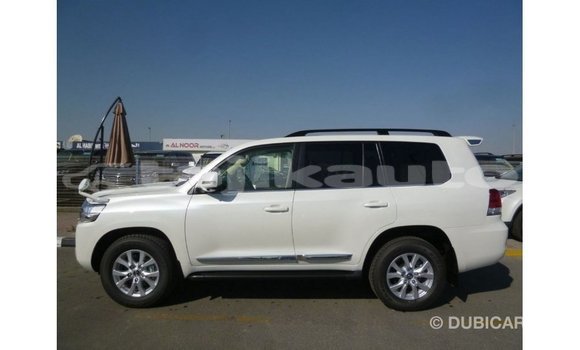 Buy Import Toyota Land Cruiser White Car in Import - Dubai in Dushanbe Buy Import Toyota Land Cruiser White Car in Import - Dubai in Dushanbe