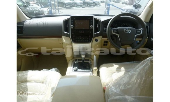 Buy Import Toyota Land Cruiser White Car in Import - Dubai in Dushanbe Buy Import Toyota Land Cruiser White Car in Import - Dubai in Dushanbe