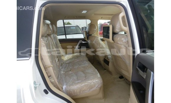 Buy Import Toyota Land Cruiser White Car in Import - Dubai in Dushanbe Buy Import Toyota Land Cruiser White Car in Import - Dubai in Dushanbe
