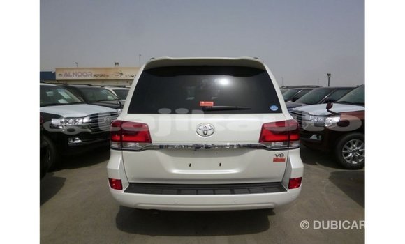 Buy Import Toyota Land Cruiser White Car in Import - Dubai in Dushanbe Buy Import Toyota Land Cruiser White Car in Import - Dubai in Dushanbe