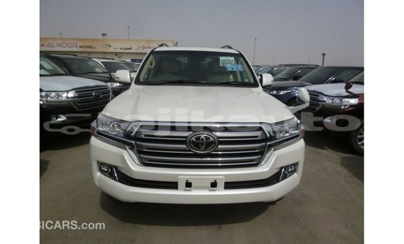 Buy Import Toyota Land Cruiser White Car in Import - Dubai in Dushanbe Buy Import Toyota Land Cruiser White Car in Import - Dubai in Dushanbe