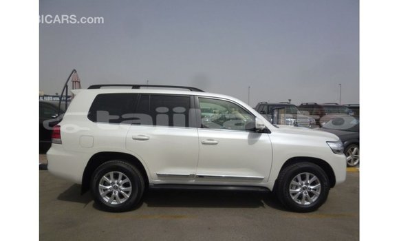 Buy Import Toyota Land Cruiser White Car in Import - Dubai in Dushanbe Buy Import Toyota Land Cruiser White Car in Import - Dubai in Dushanbe