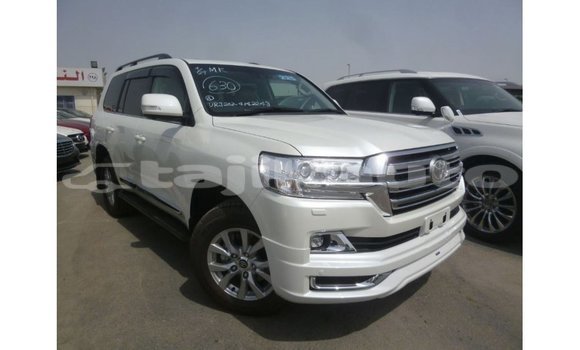 Buy Import Toyota Land Cruiser White Car in Import - Dubai in Dushanbe Buy Import Toyota Land Cruiser White Car in Import - Dubai in Dushanbe