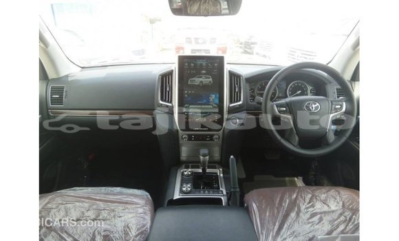 Buy Import Toyota Land Cruiser White Car in Import - Dubai in Dushanbe Buy Import Toyota Land Cruiser White Car in Import - Dubai in Dushanbe